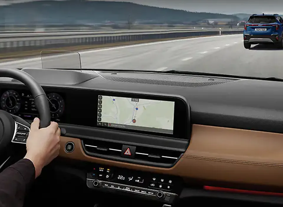 Hyundai Elantraのカーラッピング事例|費用目安・仕上がり 施工写真 2-3