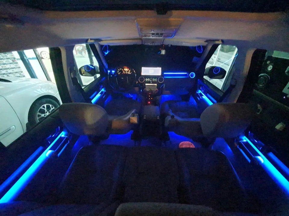 Land Rover Discovery 4 ambient lighting - Land Rover Discovery 4 Ambient Lighting Upgrade - Premium Interio photo 4