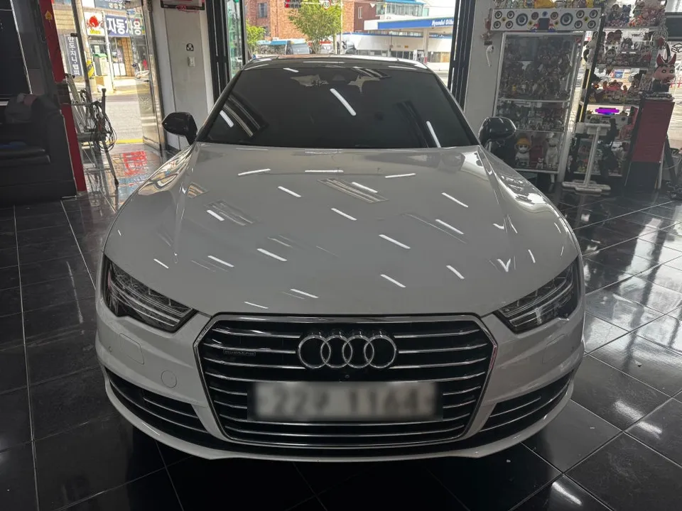 Audi A7のカーラッピング事例|アッシュグレーで高級感アップ 施工写真 1-1