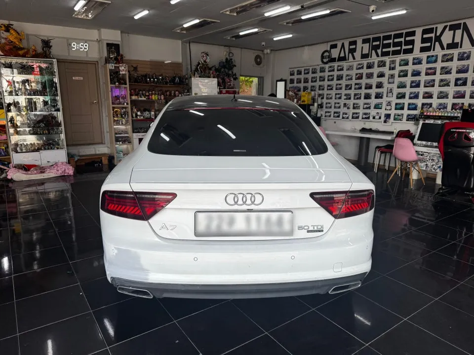 Audi A7のカーラッピング事例|アッシュグレーで高級感アップ 施工写真 1-3