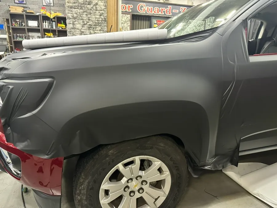 Chevrolet Coloradoのカーラッピング事例 施工写真 1-2