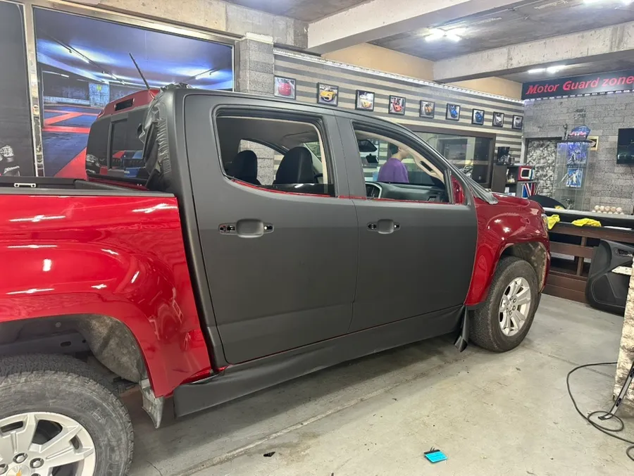 Chevrolet Coloradoのカーラッピング事例 施工写真 2-2