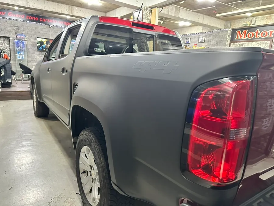 Chevrolet Coloradoのカーラッピング事例 施工写真 1-3