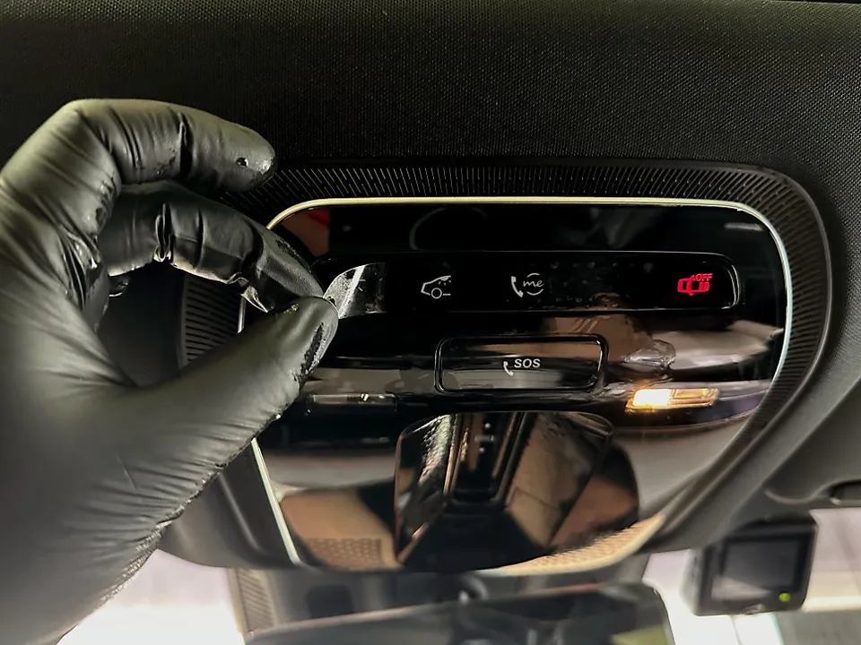 Mercedes-Benz EQEのPPF施工事例｜内装保護 施工写真 3-3