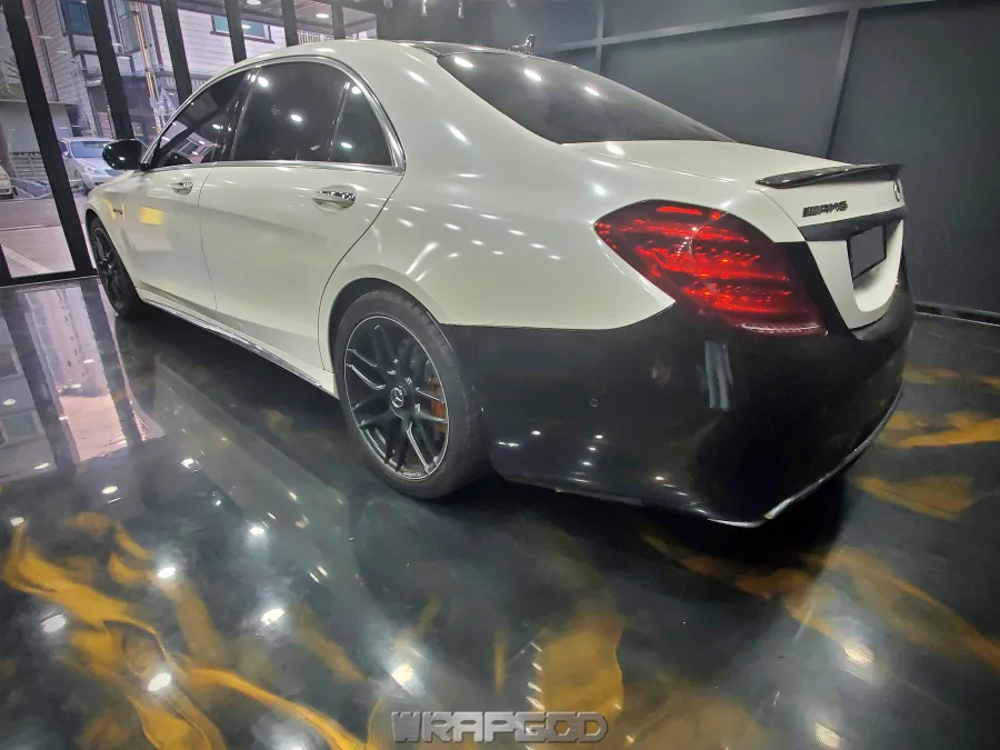 メルセデス・ベンツ S63 AMGのカーラッピング事例|費用目安・仕上がり 施工写真 2-1