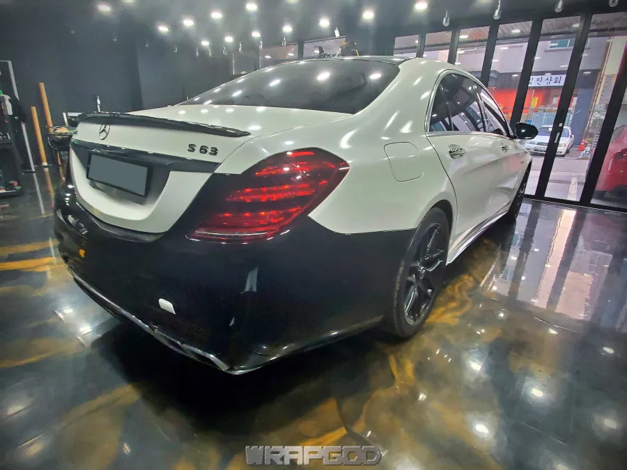 メルセデス・ベンツ S63 AMGのカーラッピング事例|費用目安・仕上がり 施工写真 3-1