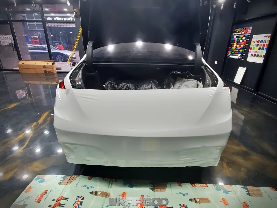 メルセデス・ベンツ S63 AMGのカーラッピング事例|費用目安・仕上がり 施工写真 1-2