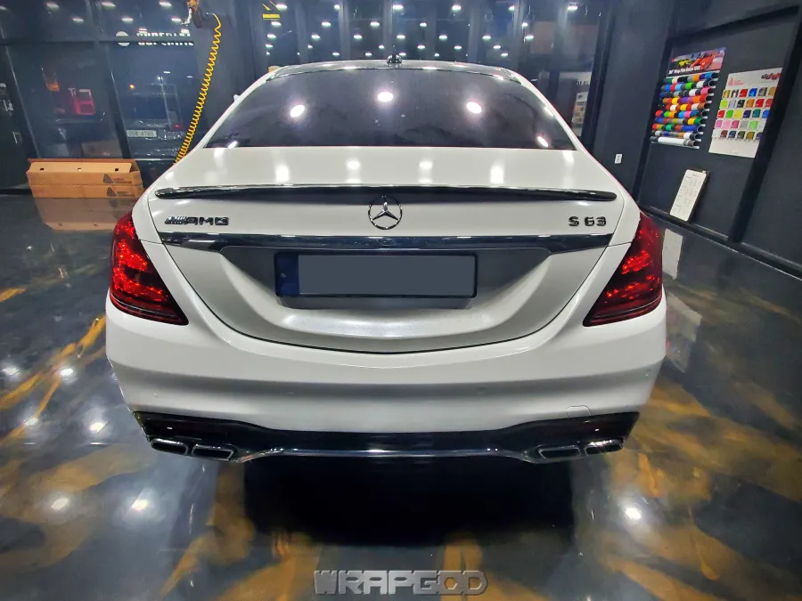 メルセデス・ベンツ S63 AMGのカーラッピング事例|費用目安・仕上がり 施工写真 1-3
