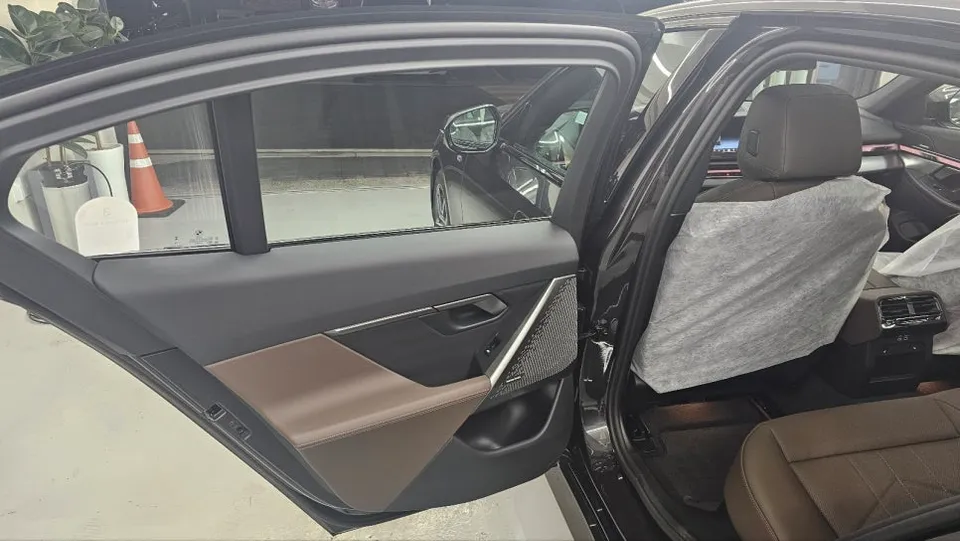 BMW 5 Series interior customization - BMW 5 Series Interior Customization Review — Enhanced Comfort photo 4