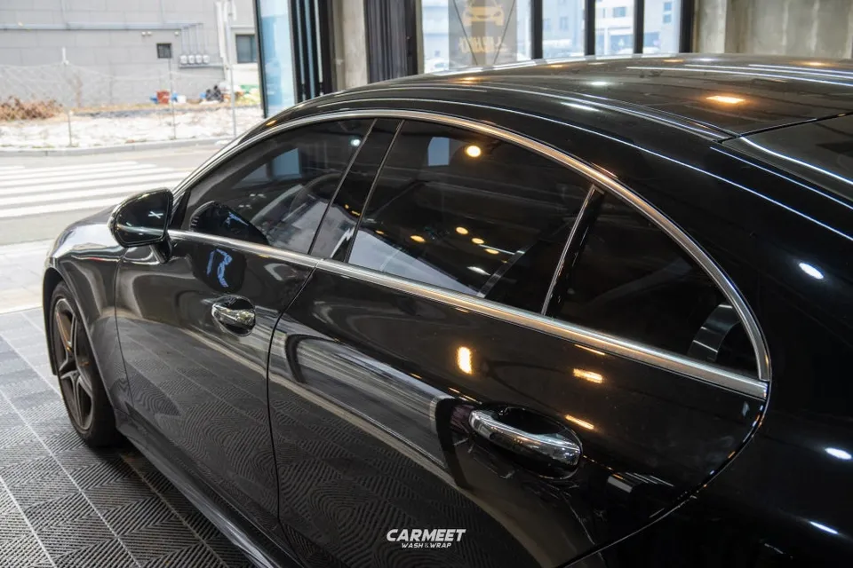 Mercedes-Benz CLSのカーラッピング事例|クロームパーツのブラックアウト 施工写真 1-2