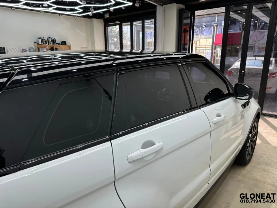 Land Rover Evoqueのカーフィルム施工事例|費用目安・仕上がり 施工写真 1-2