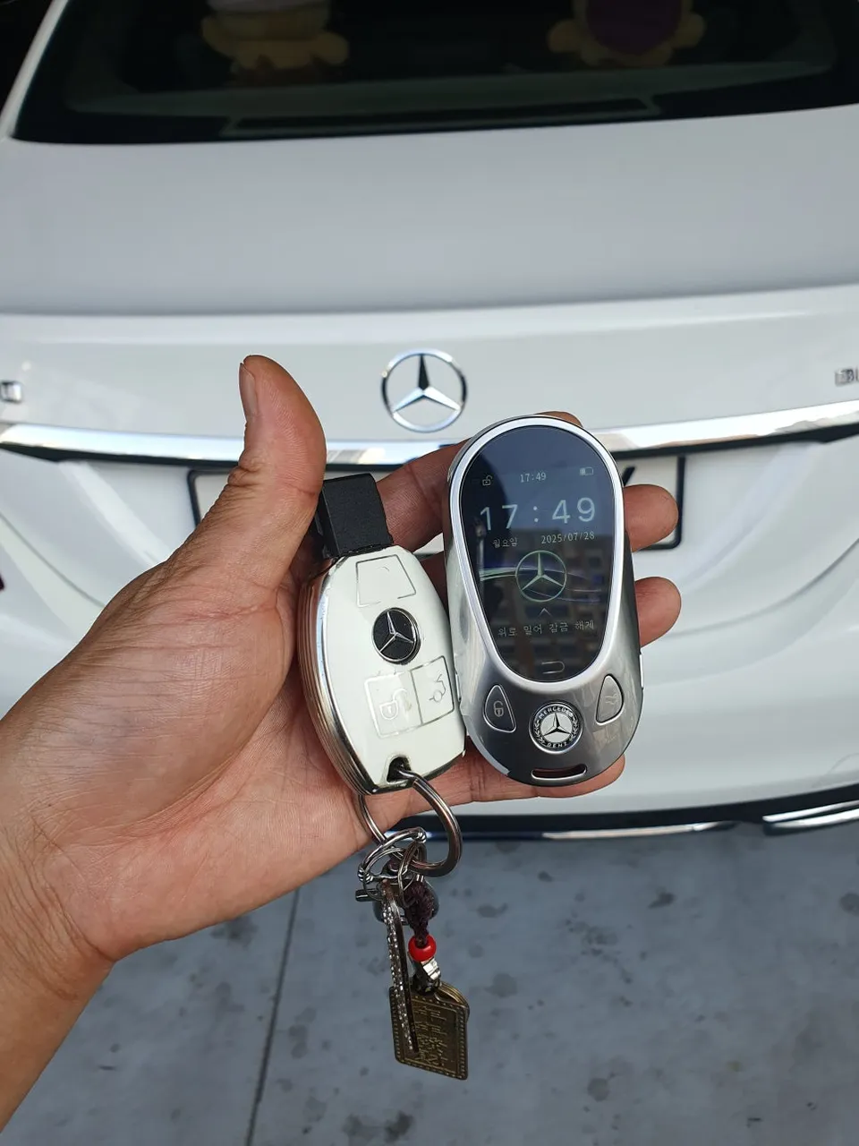 Mercedes-Benz CLS oem options - Mercedes-Benz CLS OEM Options Review: Smart Key Upgrade photo 3