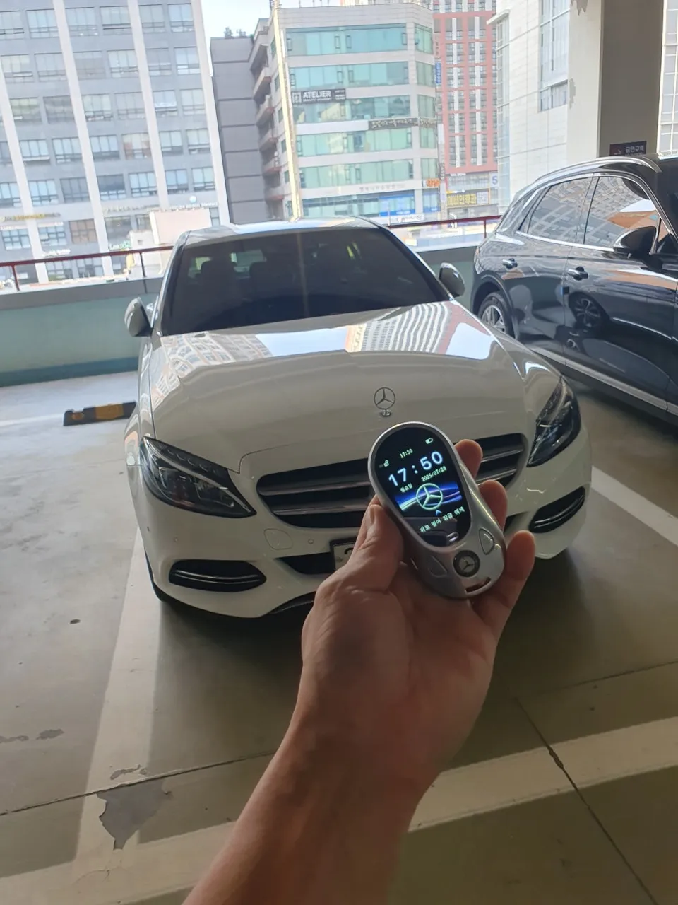 Mercedes-Benz CLS oem options - Mercedes-Benz CLS OEM Options Review: Smart Key Upgrade photo 4