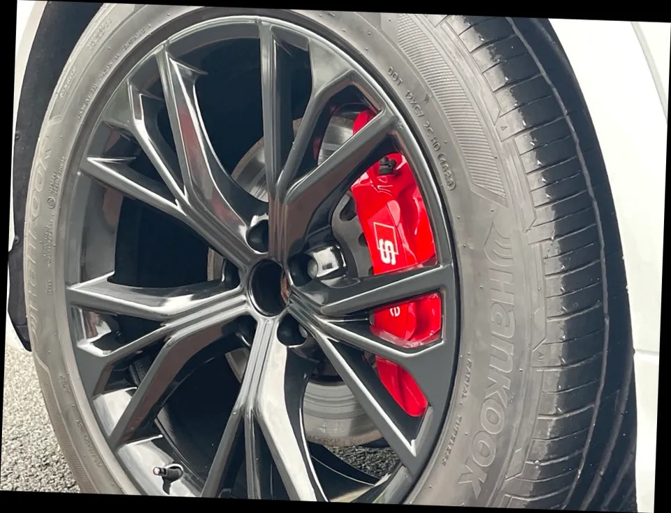 Audi Q8 Wheel Repair & Refinishing Review — Glossy Black Restoration