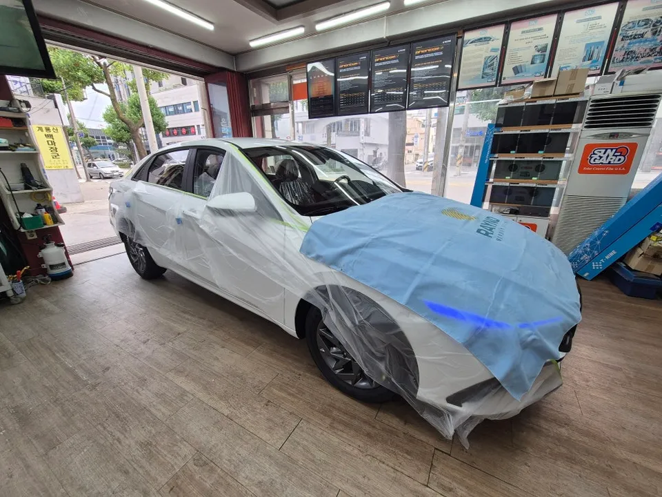 Hyundai Elantraのカーフィルム施工事例|費用目安・仕上がり 施工写真 3-2