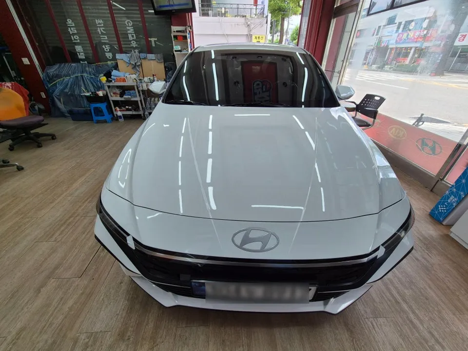 Hyundai Elantraのカーフィルム施工事例|費用目安・仕上がり 施工写真 3-3