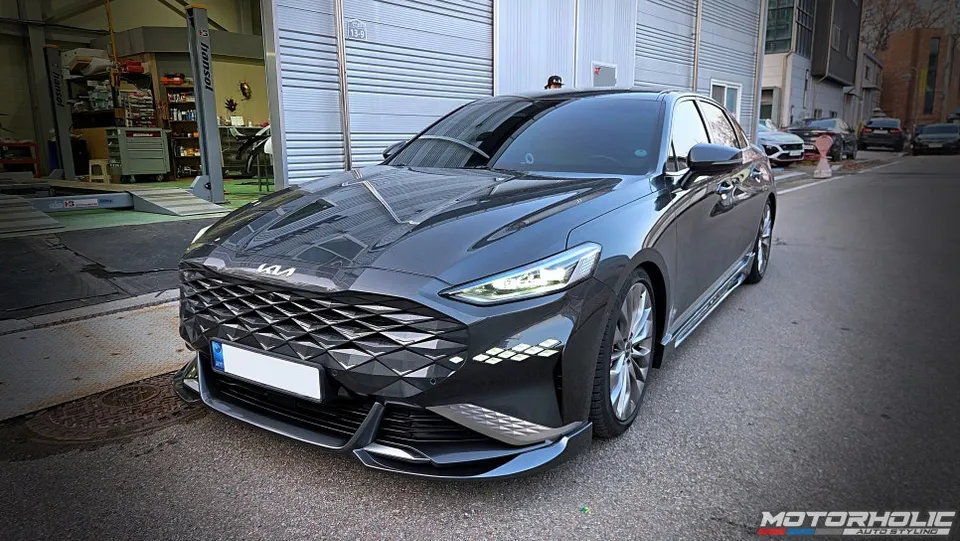 Kia K8 body kit - Kia K8 Body Kit Tuning: Enhancing Style with Spoilers & Glass Win photo 3