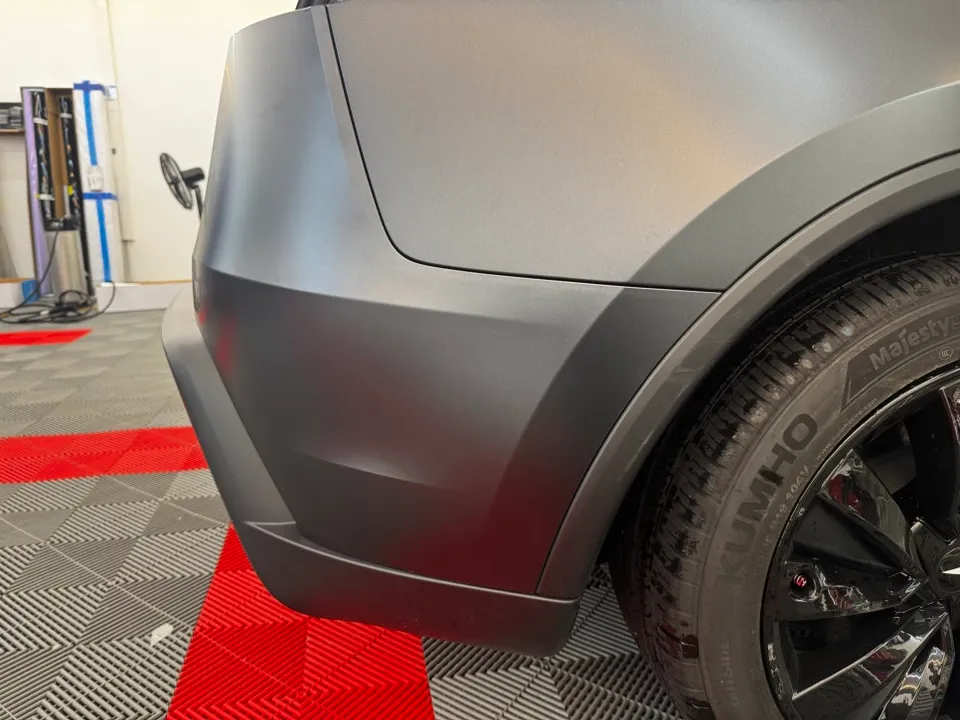 Tesla JuniperのPPF施工事例|事故復元と費用目安 施工写真 1-2