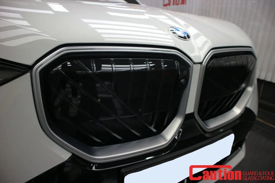 BMW X3 vinyl wrap - BMW X3 Vinyl Wrap Review: Iconic Glow Grill Upgrade photo 2