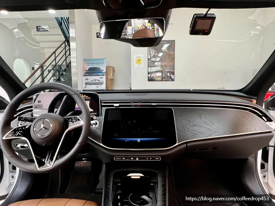 Mercedes-Benz E200 W213 interior customization - Mercedes-Benz E200 Interior Customization Review — Dramatic Style photo 3