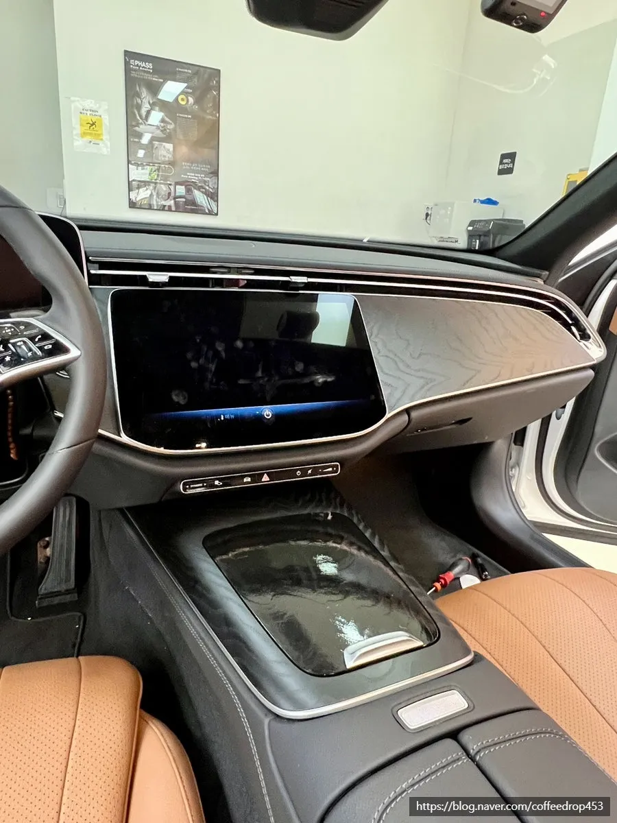 Mercedes-Benz E200 W213 interior customization - Mercedes-Benz E200 Interior Customization Review — Dramatic Style photo 4