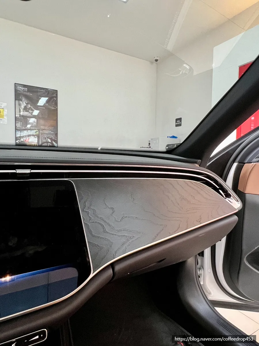 Mercedes-Benz E200 W213 interior customization - Mercedes-Benz E200 Interior Customization Review — Dramatic Style photo 5