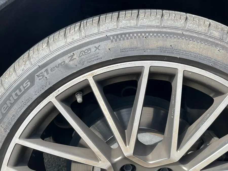 Porsche Cayenne Coupe wheel repair - Porsche Cayenne Coupe Wheel Repair & Gloss Black Painting Review photo 7