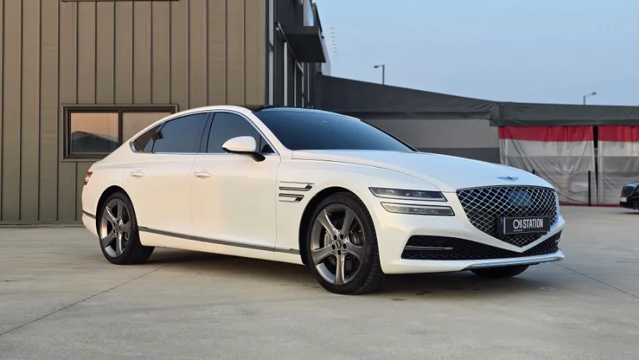 Genesis G80のカーフィルム施工事例|断熱・スモーク 施工写真 3-1
