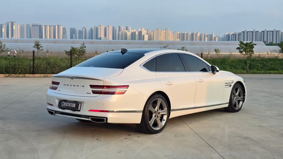 Genesis G80のカーフィルム施工事例|断熱・スモーク 施工写真 2-2