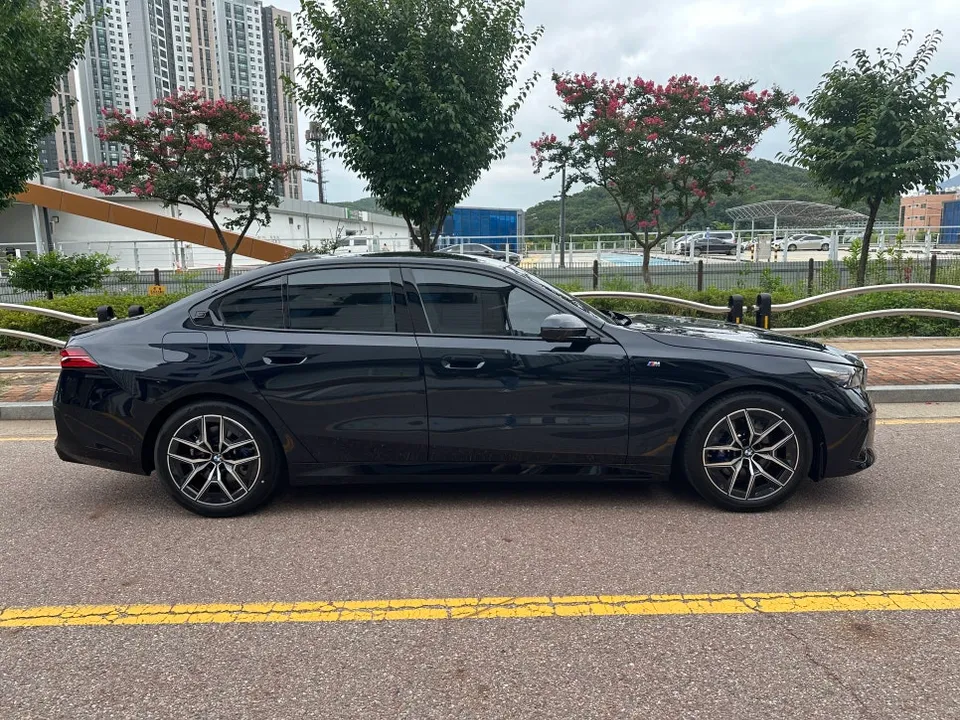 BMW 5 Series G60 PPF施工事例|費用目安・仕上がり 施工写真 1-1