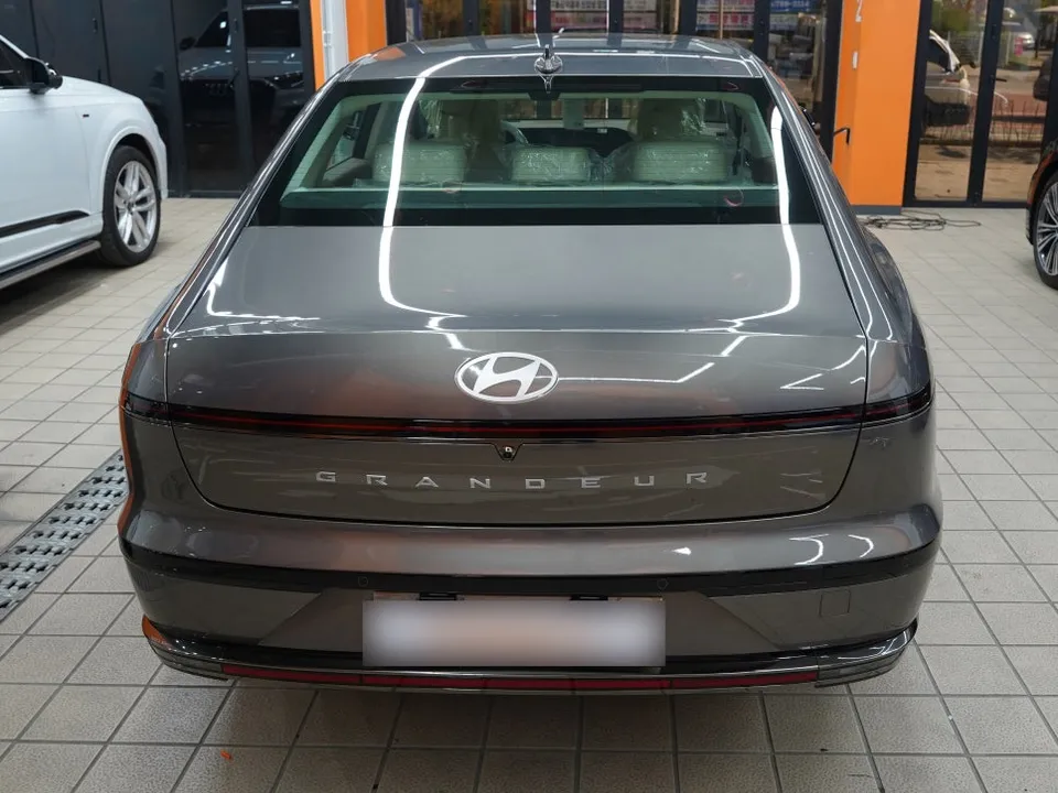 Hyundai Azera PPF施工事例｜費用目安と仕上がり 施工写真 2-2