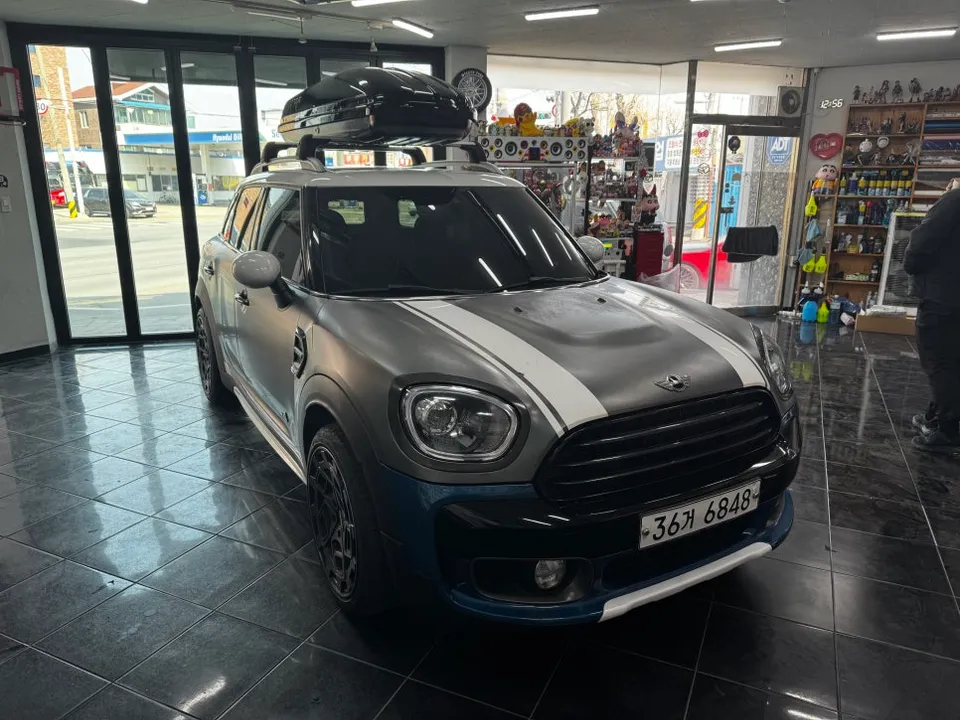 MINI Countrymanのカーラッピング事例|3Mフィルムで変身 施工写真 2-1
