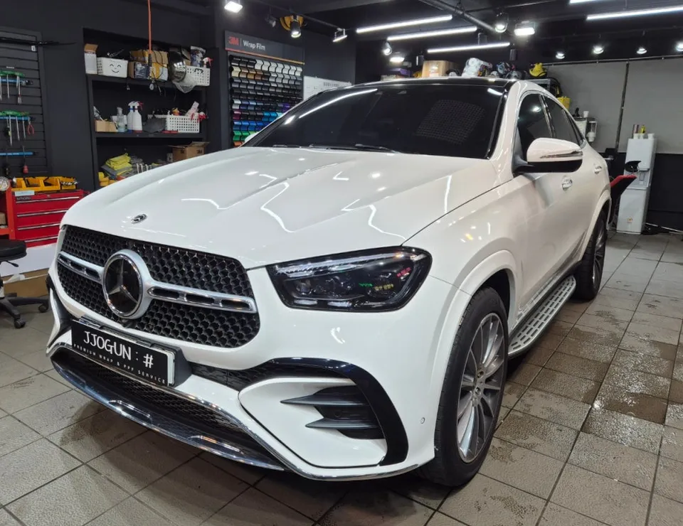 Mercedes-Benz GLEのPPF施工事例｜無光・ルーフトップ 施工写真 2-1