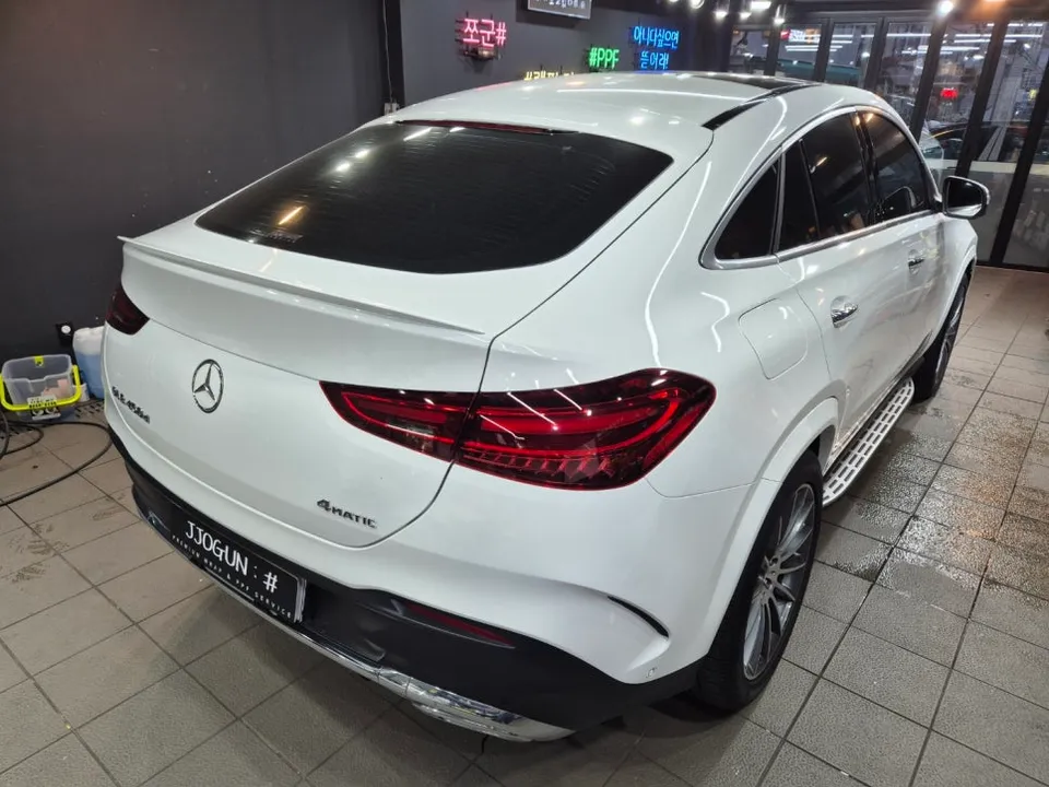 Mercedes-Benz GLEのPPF施工事例｜無光・ルーフトップ 施工写真 3-1
