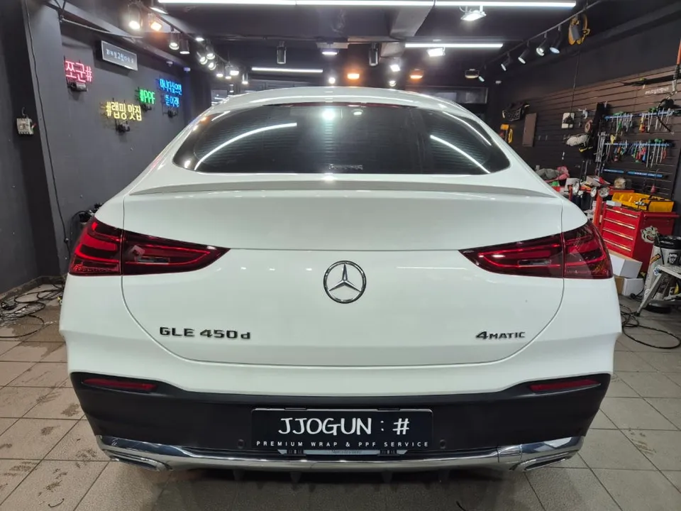 Mercedes-Benz GLEのPPF施工事例｜無光・ルーフトップ 施工写真 1-2