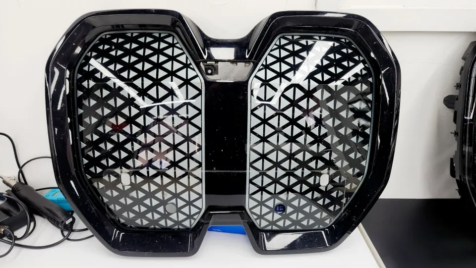 BMW iX ambient lighting - BMW iX Ambient Lighting Review — Enhanced Interior Glow photo 3