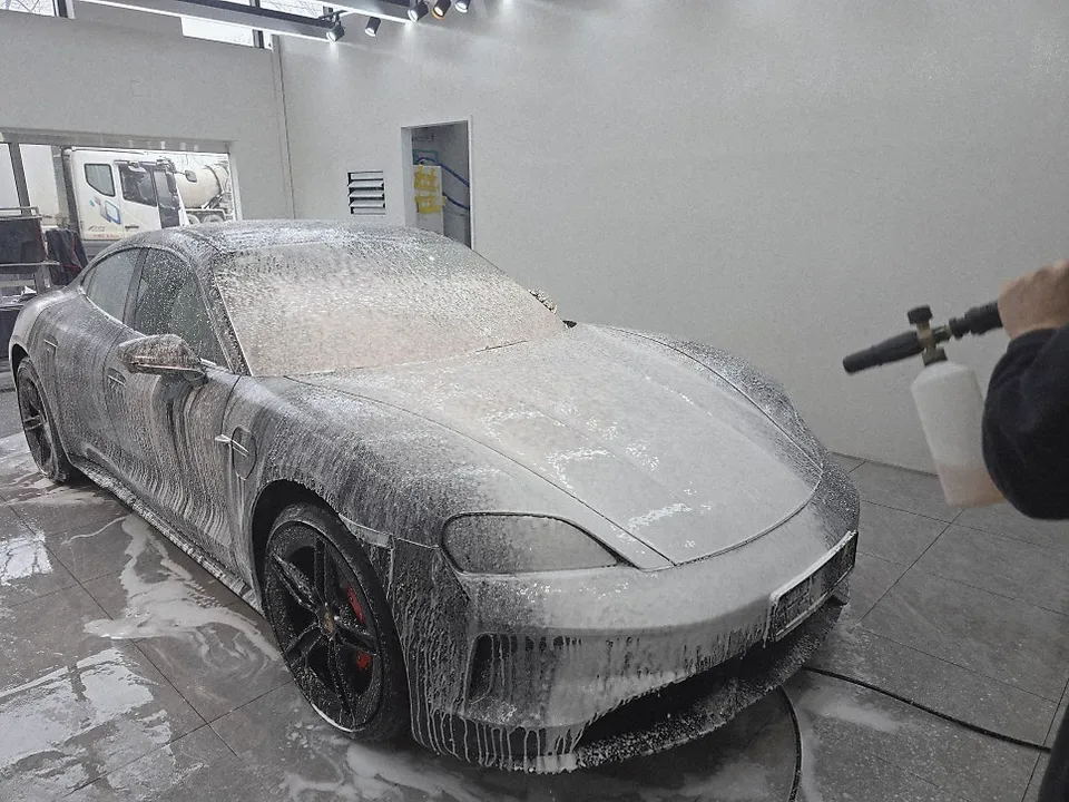 Porsche Taycan 4S PPF施工事例|無光フィルムで魅せるカスタム 施工写真 3-2