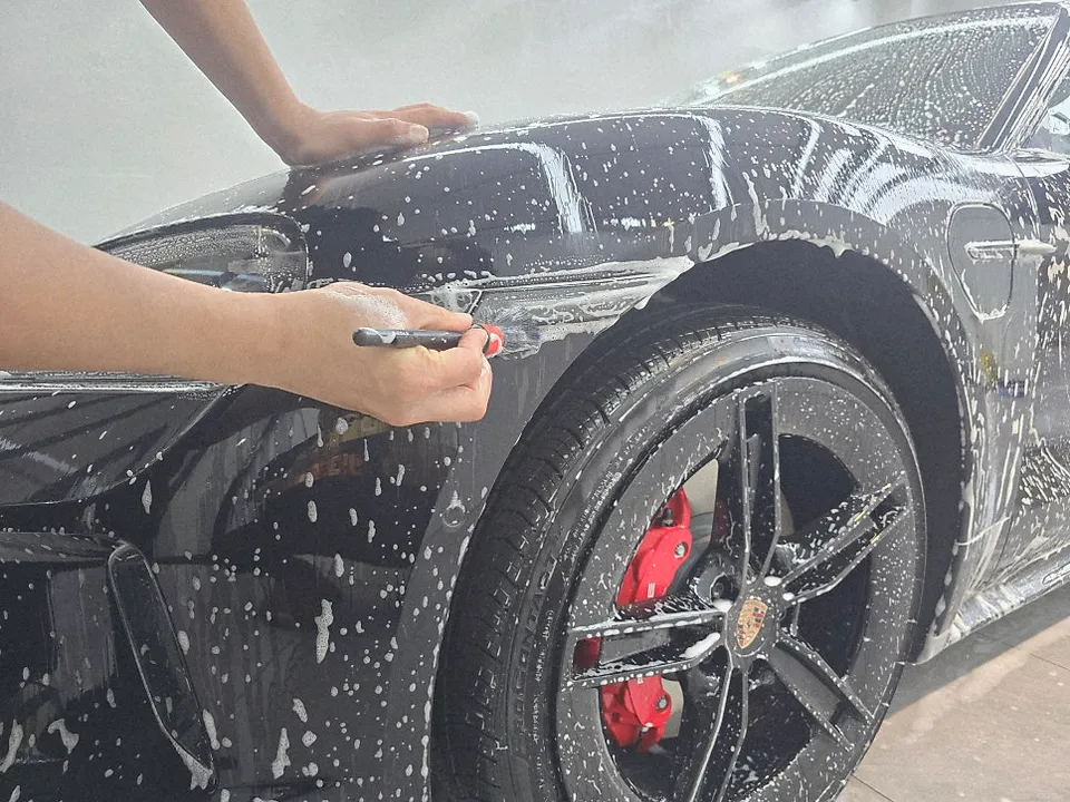 Porsche Taycan 4S PPF施工事例|無光フィルムで魅せるカスタム 施工写真 3-3
