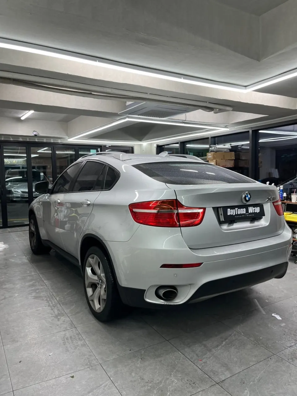 BMW X6 vinyl wrap - BMW X6 Satin Black Vinyl Wrap Review — Premium Matte Finish photo 5