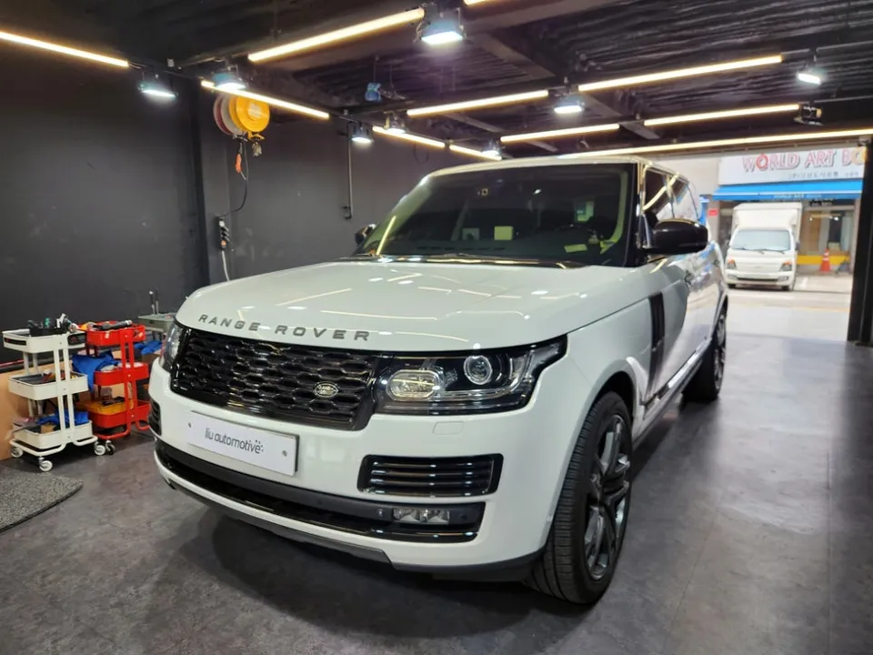 Land Rover Range Rover Vogue interior customization - Land Rover Range Rover Vogue Interior Customization Review photo 4