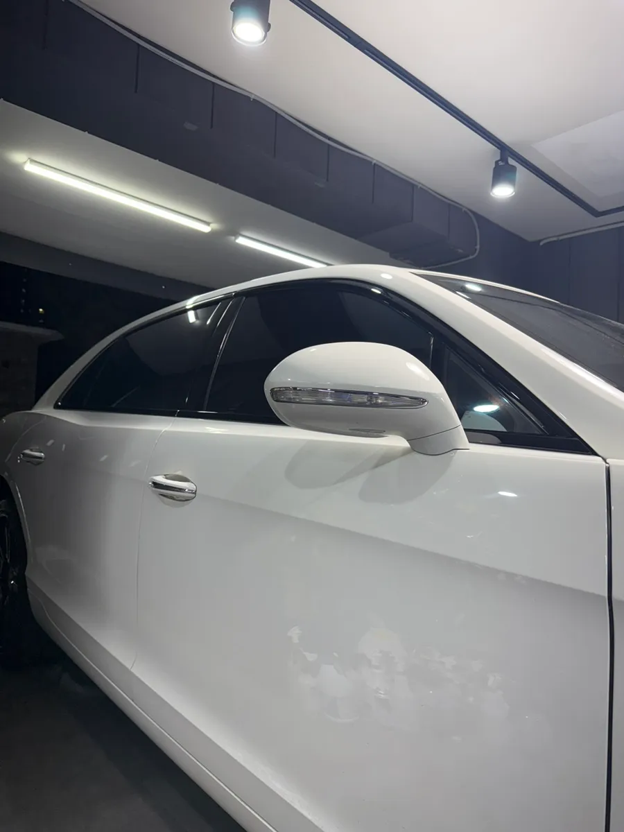 Bentley Flying Spurのカーラッピング事例|費用目安・仕上がり 施工写真 1-2