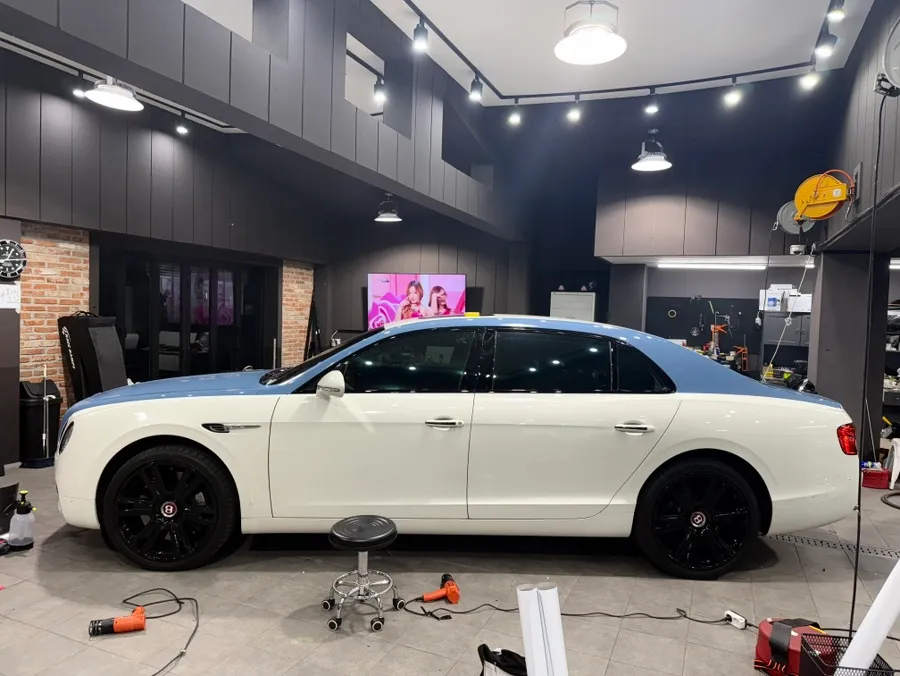 Bentley Flying Spurのカーラッピング事例|費用目安・仕上がり 施工写真 3-3