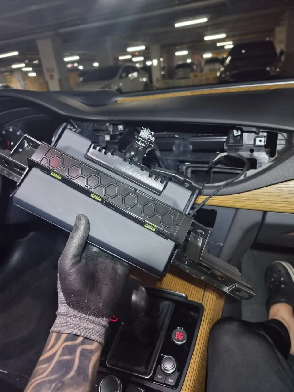 Audi A7 steering wheel - Audi A7 Steering Wheel Customization Review — Enhanced Interior photo 5