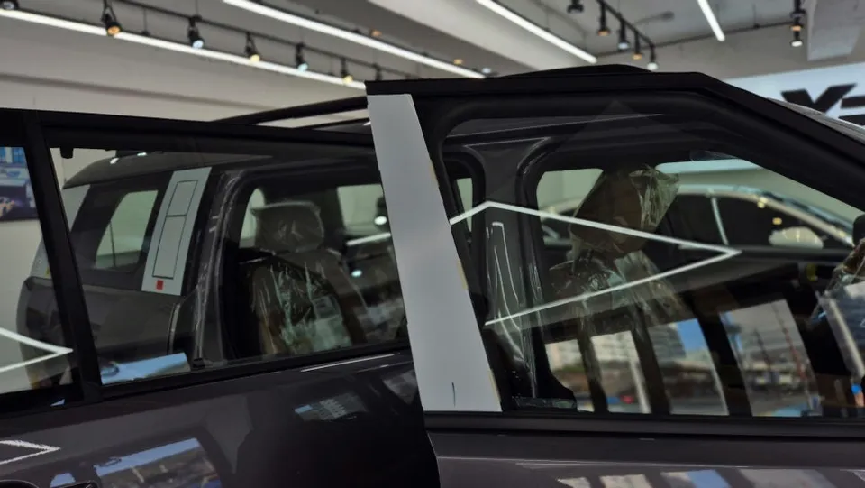 BMW X5のPPF施工事例｜費用目安と仕上がり 施工写真 1-2