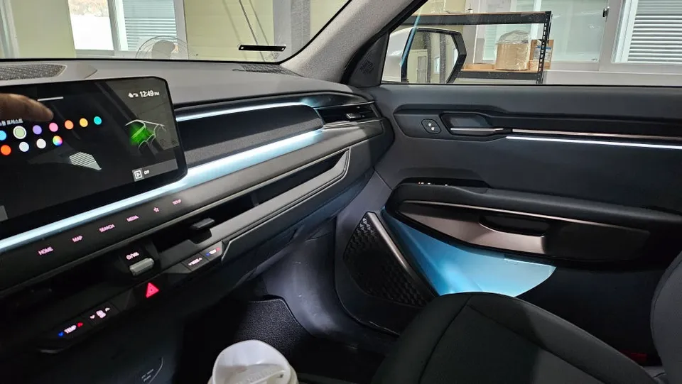 Kia EV9 ambient lighting - Kia EV9 Ambient Lighting Review — Cost & Results photo 3