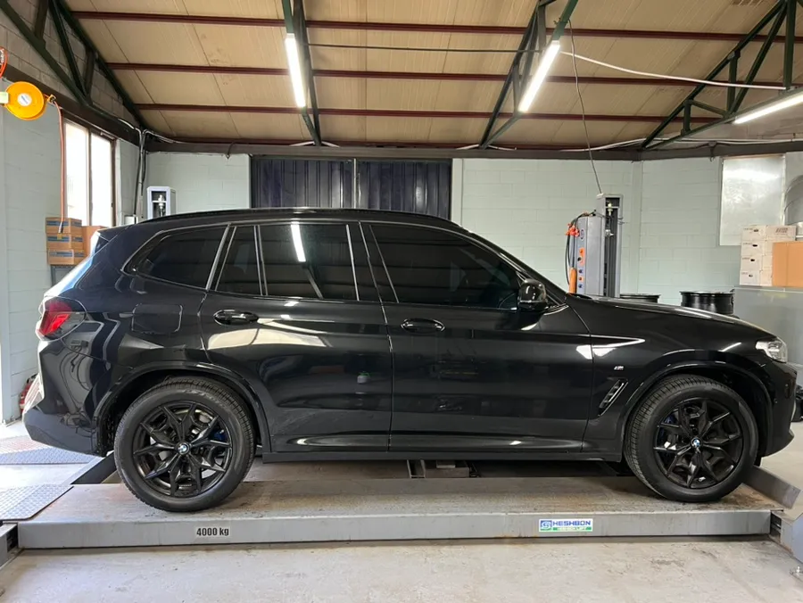 BMW X3のホイールリペア・塗装事例 施工写真 2-1