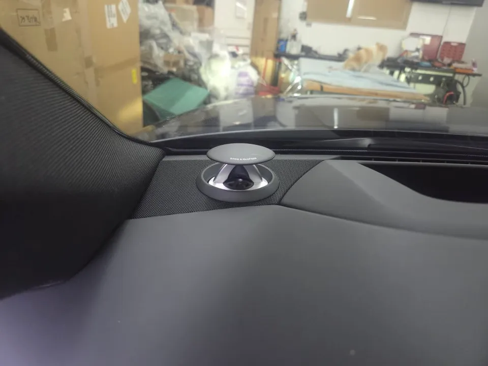 Audi A8 ambient lighting - Audi A8 Ambient Lighting Retrofit Review photo 4