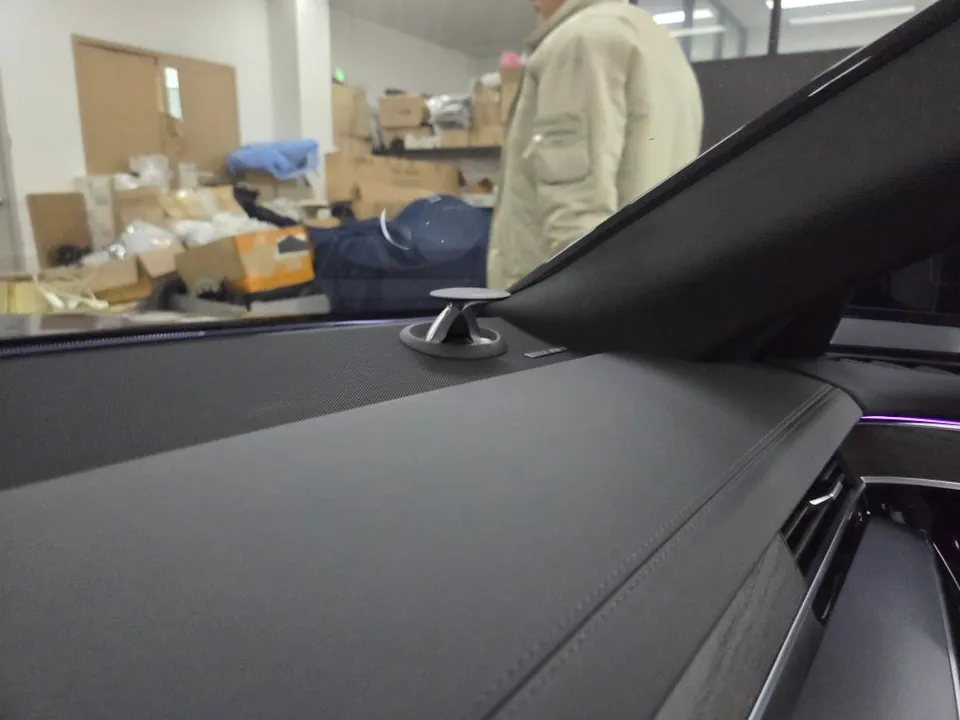 Audi A8 ambient lighting - Audi A8 Ambient Lighting Retrofit Review photo 5