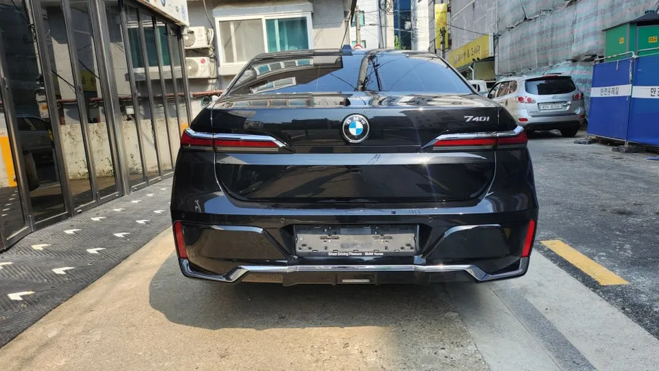 BMW i7 PPF施工事例:費用目安と仕上がり 施工写真 3-1