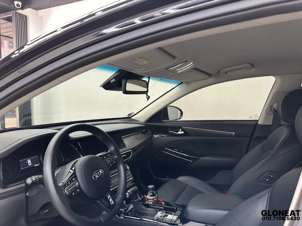 Kia K7 Premierのカーフィルム施工事例|断熱・デザイン性向上 施工写真 3-3